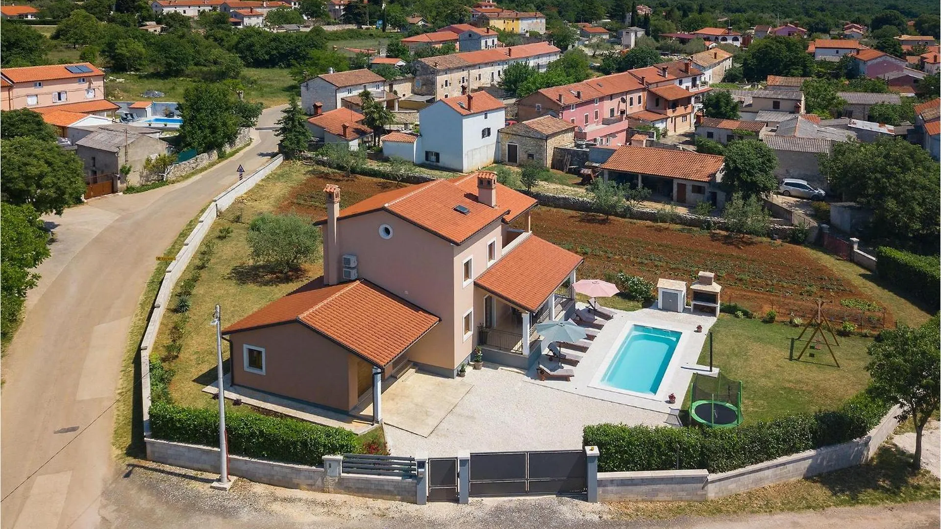 Villa Danka Smoljanci 0*,